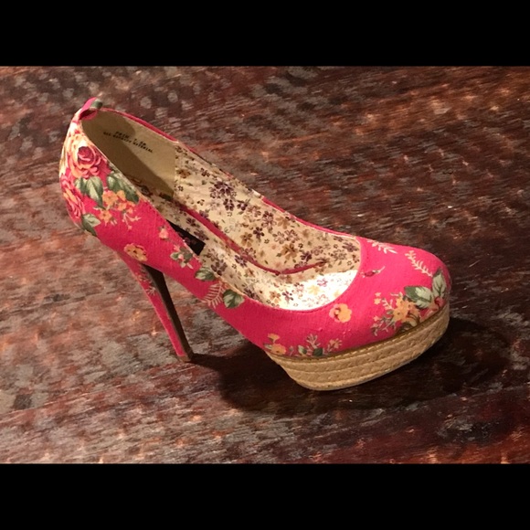 🍒90s Dollhouse Prin Platform Pinup Pumps - Picture 8 of 8